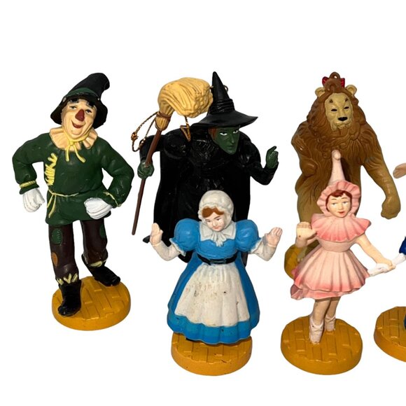 Wizard Of Oz Collectible Figurines Set Of 9 Hand-Painted Miniatures - Picture 5 of 8